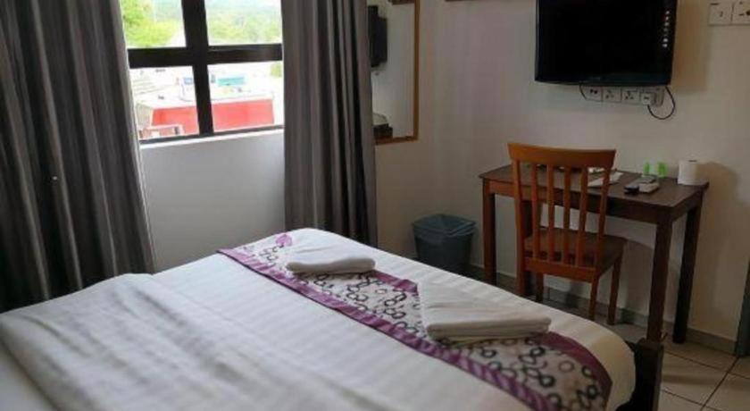 Oyo 89874 Gs Golden Star Hotel Seri Kembangan Luaran gambar